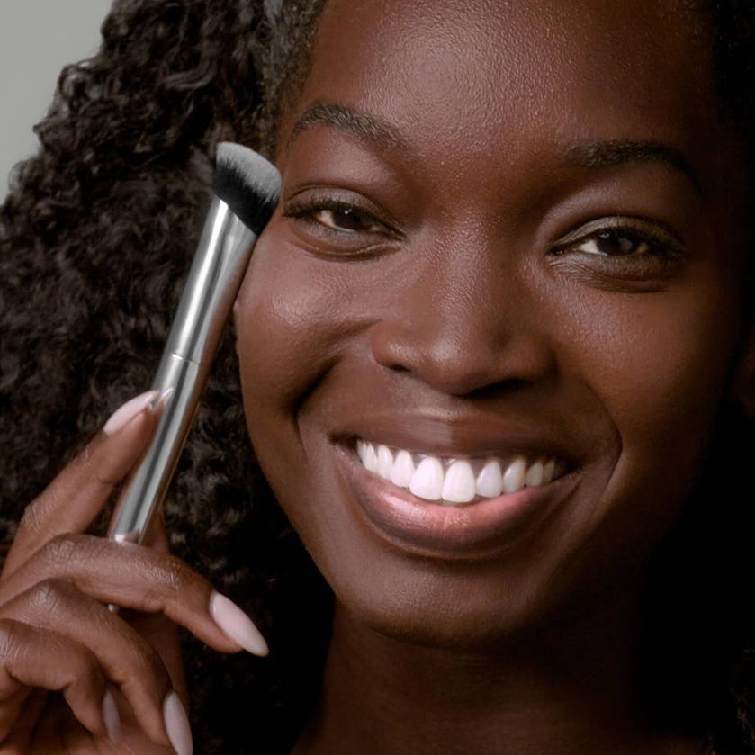 HAUS LABS Cruelty-Free Concealer Brush Concealer Brush - Application