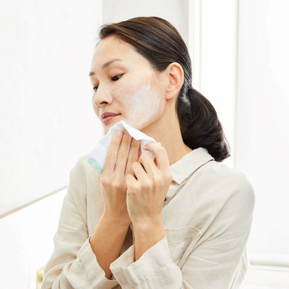 Liz Earle Cleanse & Polish Tube - Image 4