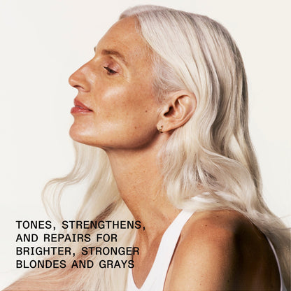 Olaplex No.4P Blonde Hair Hydrating and Brightening Purple Toning Shampoo - Application