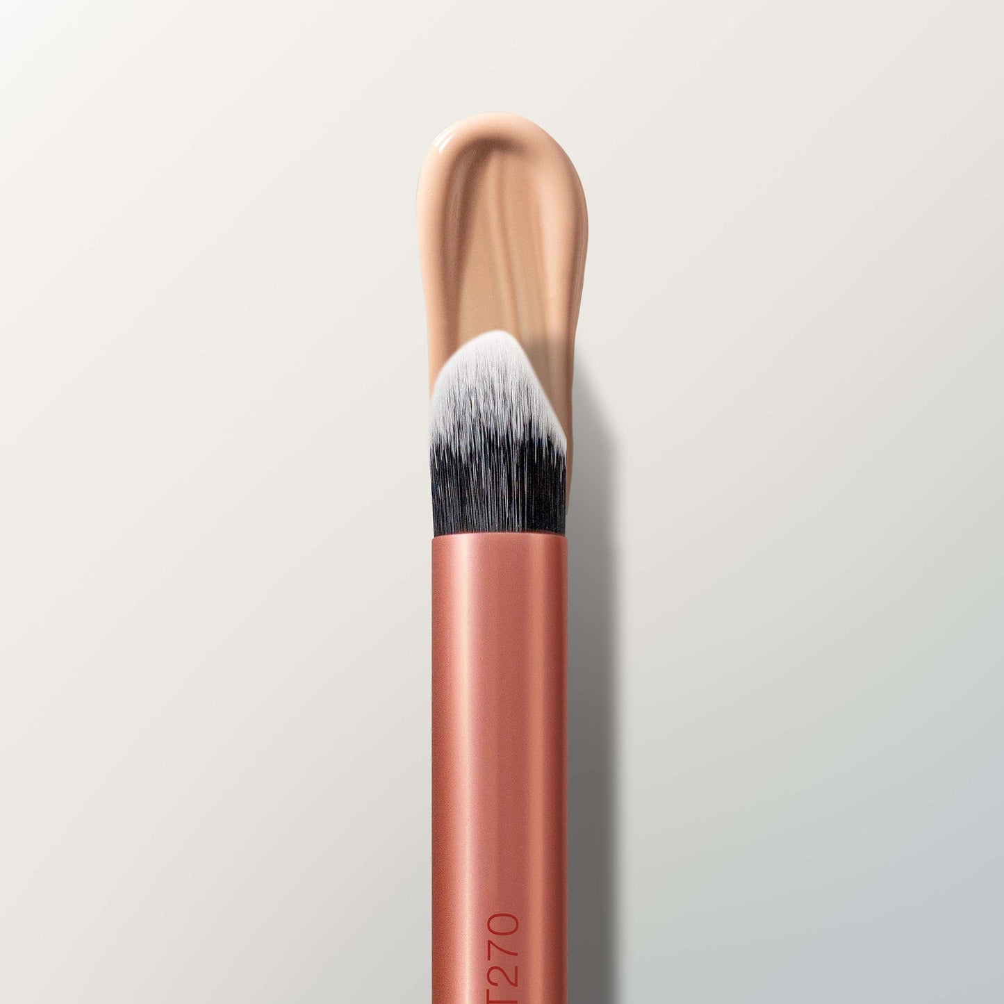 Real Techniques Spot Concealer Brush - Image 4