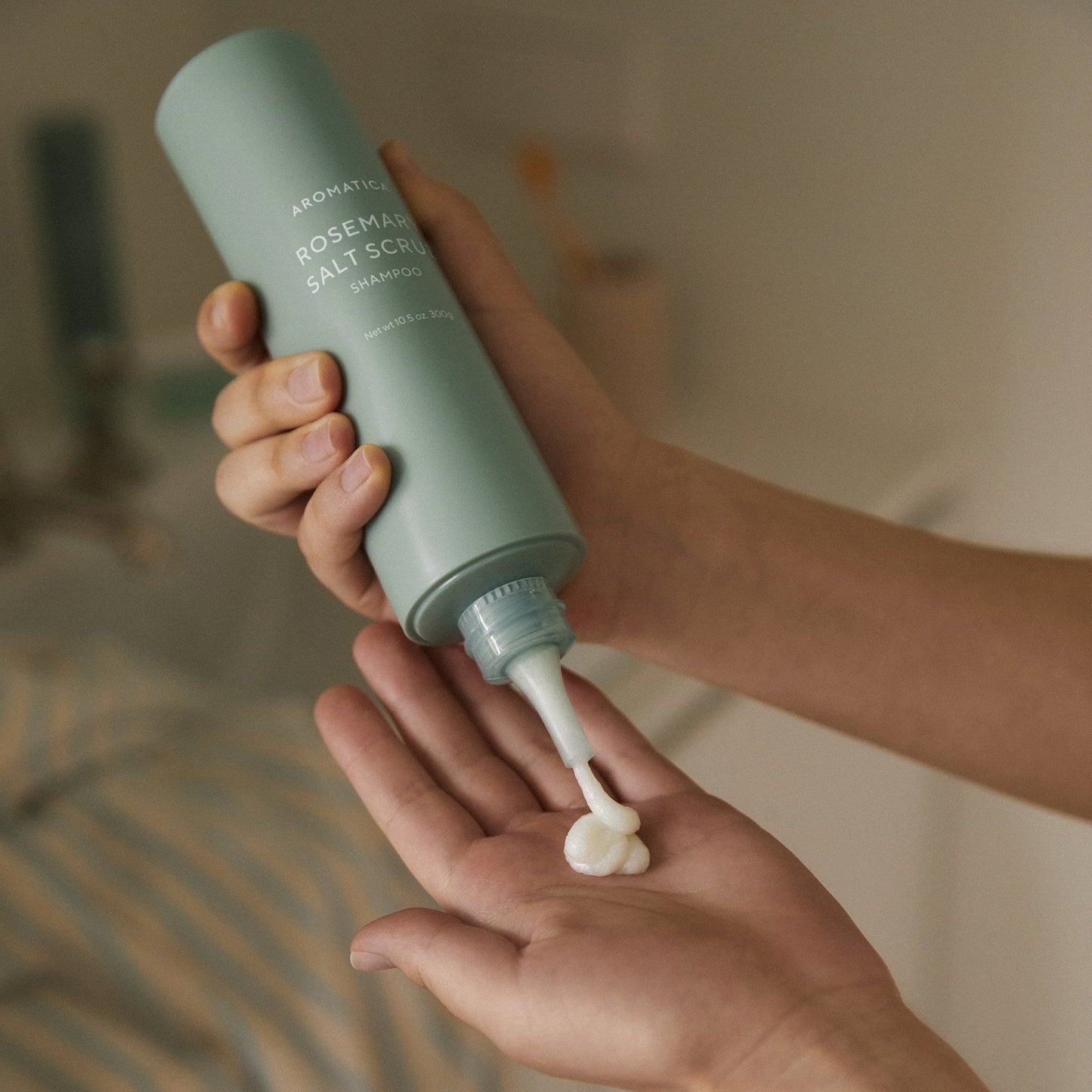 Aromatica Rosemary Salt Scrub Shampoo - Image 5