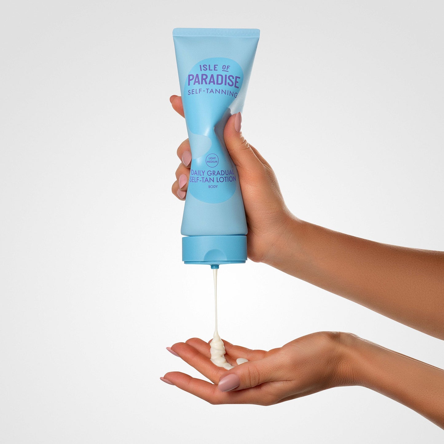 Isle of Paradise Gradual Daily Lotion - Light/Medium - Product Details