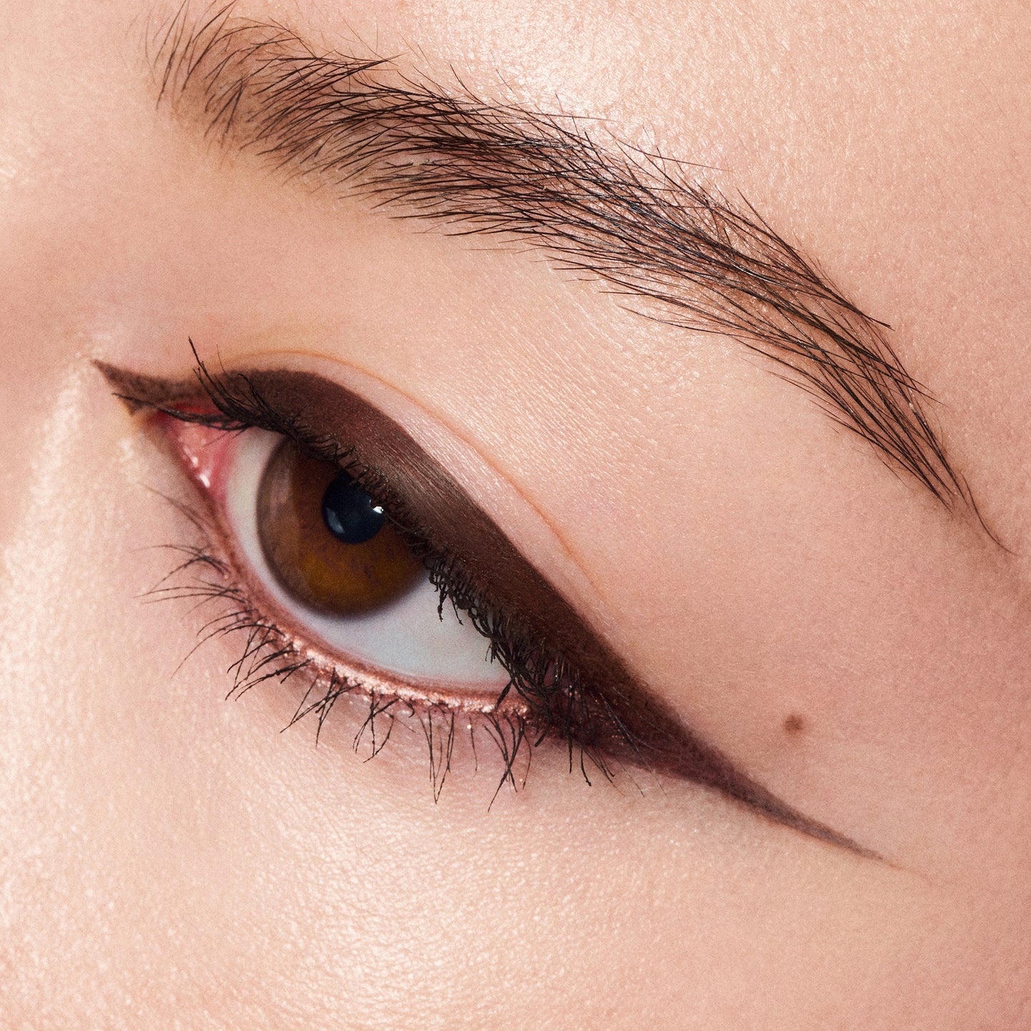 MAC Brushstroke 24-Hour Liner - Brushbrown - Product Details