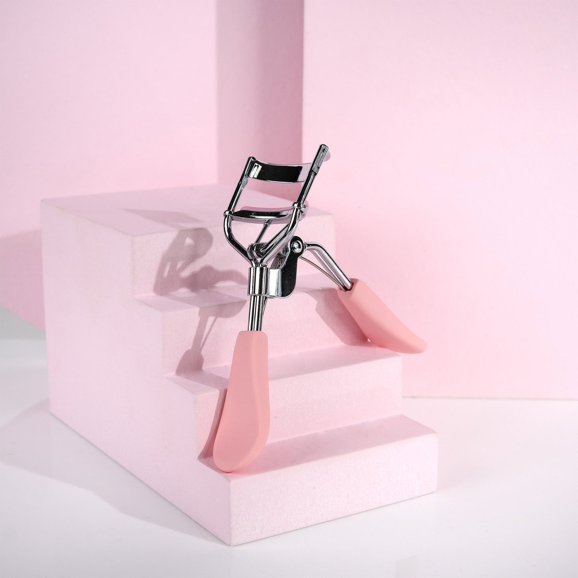 Brushworks Lash Curler - Application