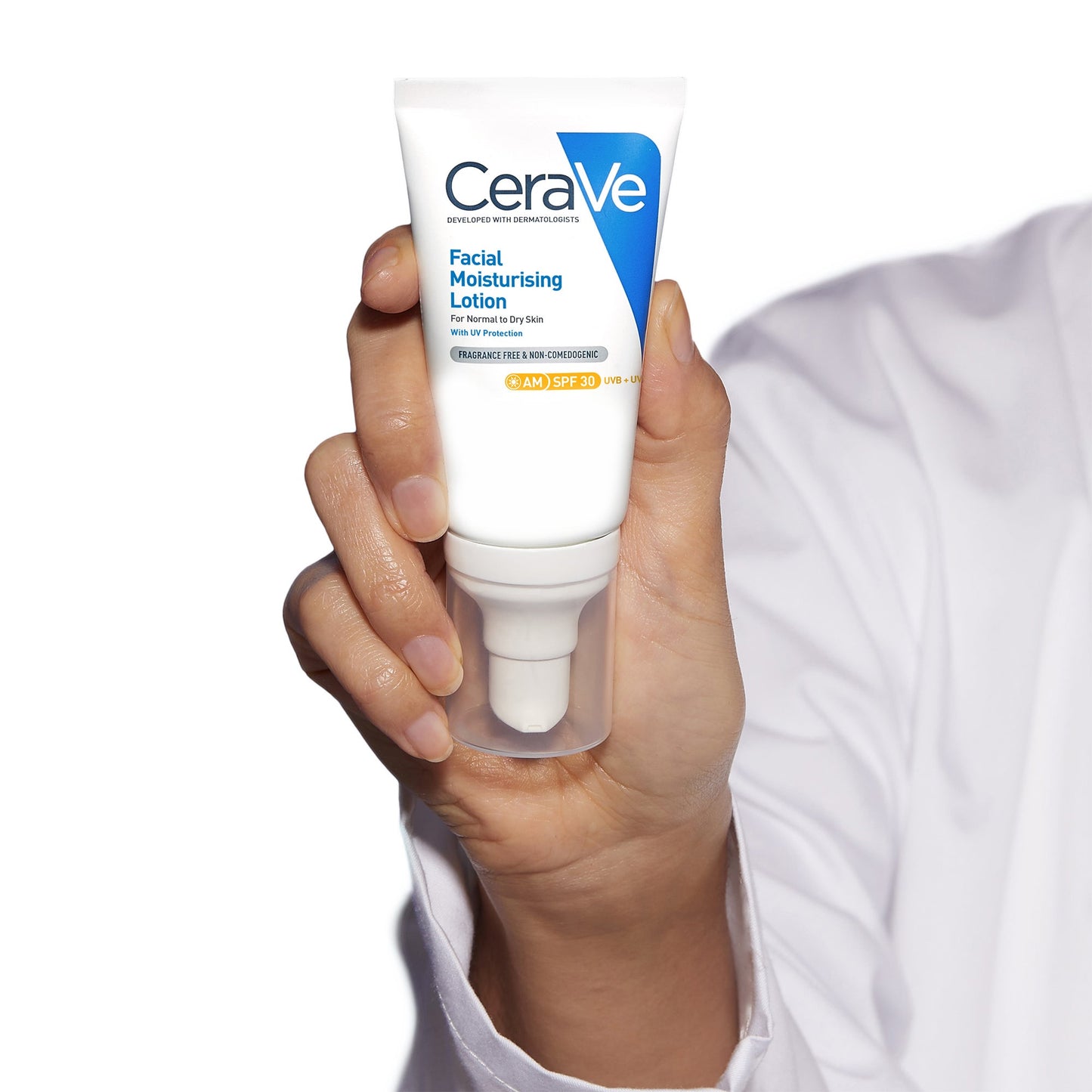 CeraVe AM Facial Moisturising Lotion SPF30 - Application