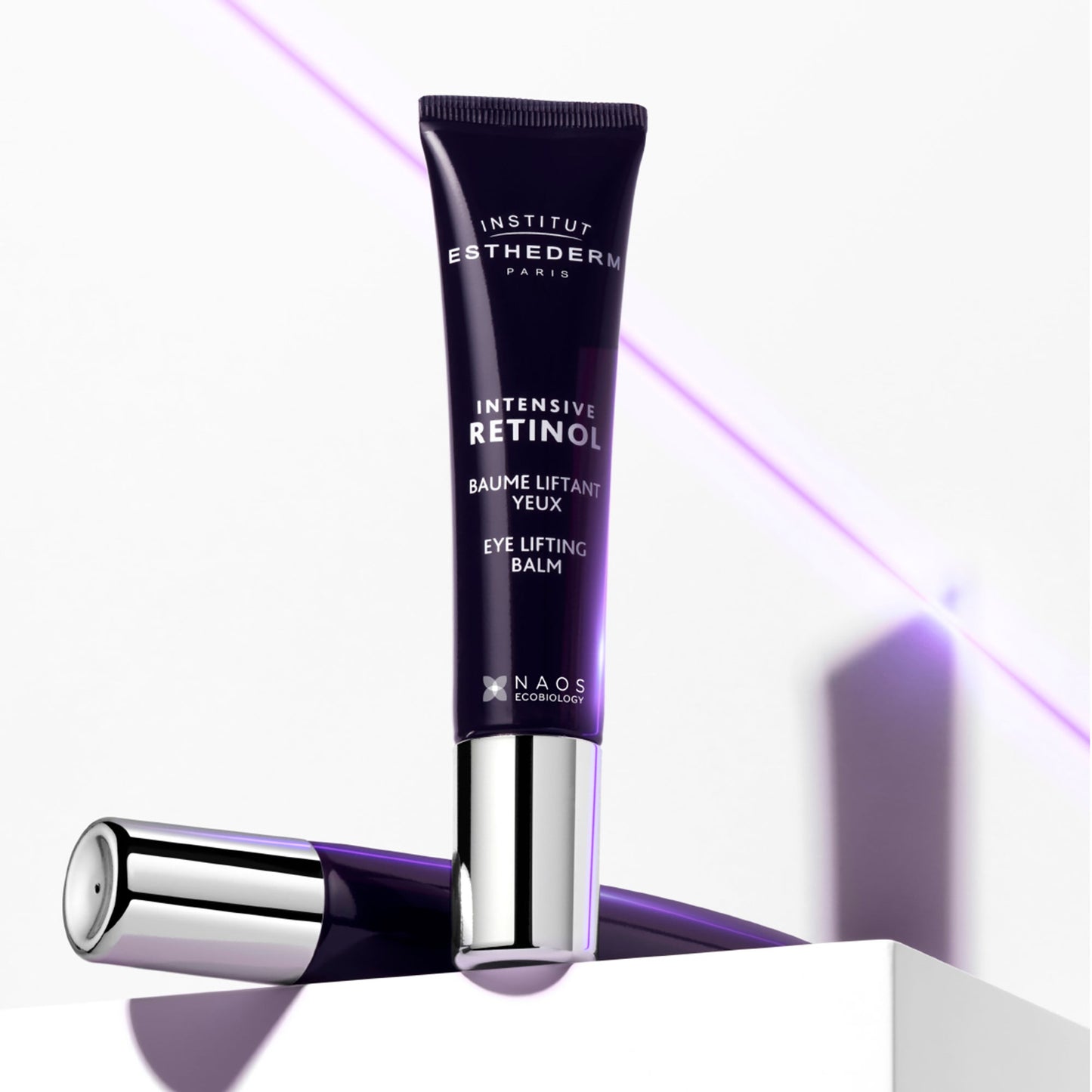 Institut Esthederm Intensive Retinol Eye Lifting Balm - Application