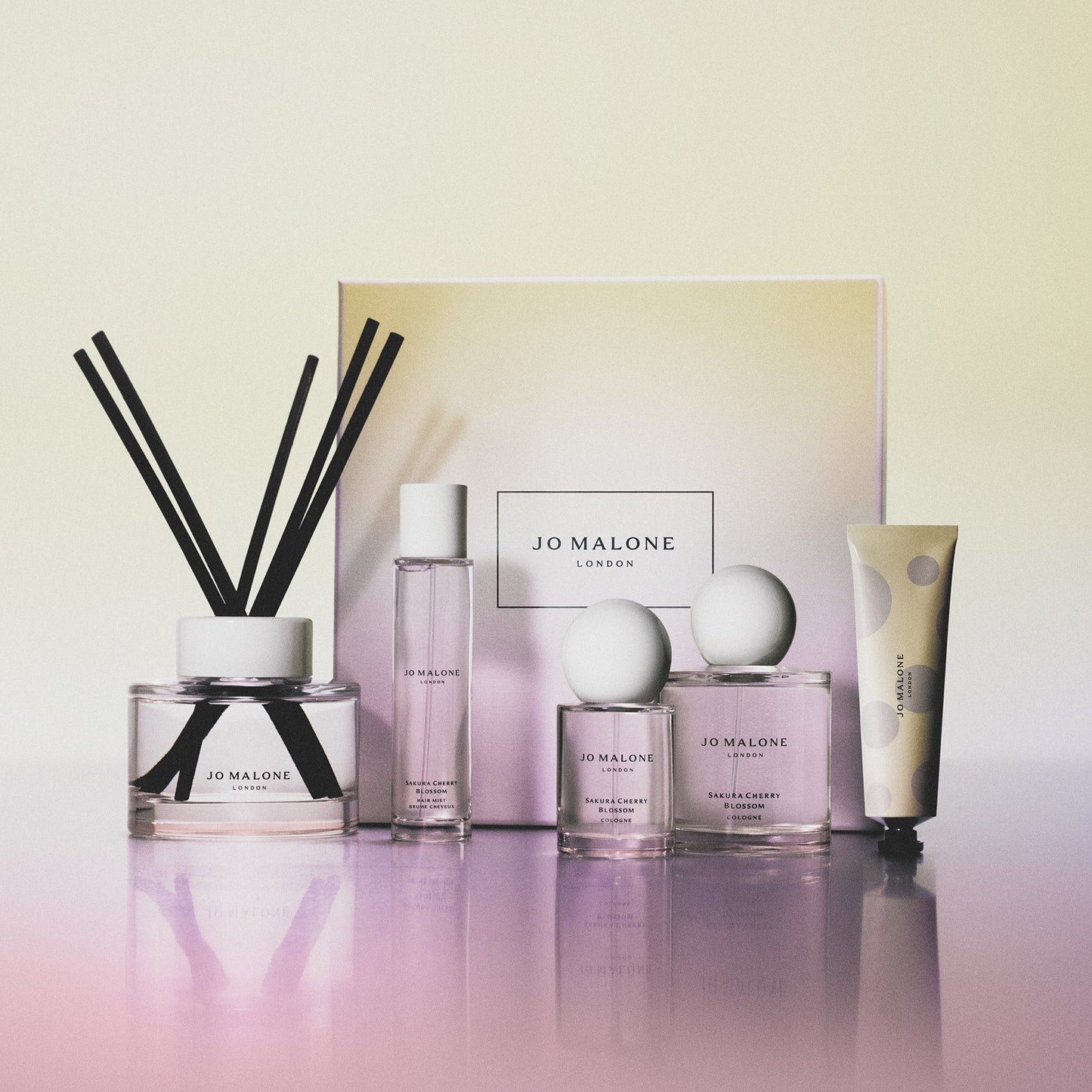 Jo Malone London Sakura Cherry Blossom Hair Mist - Application