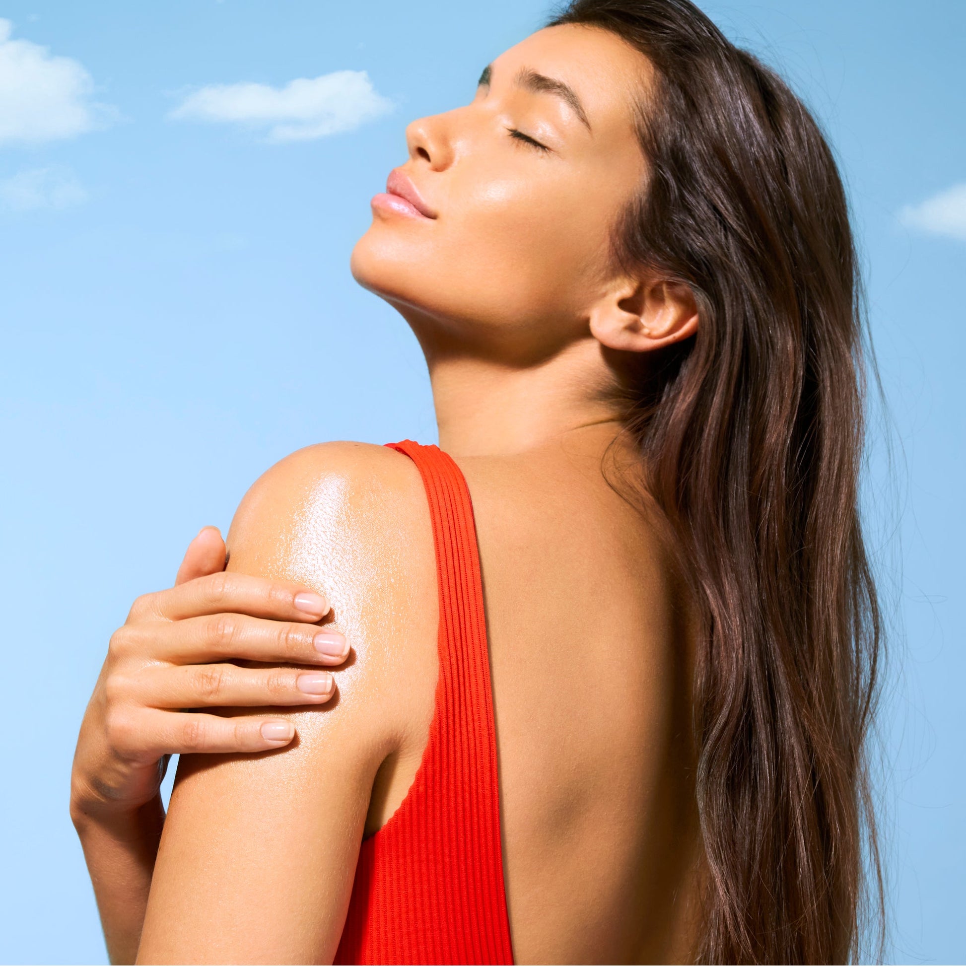 NUXE Face and Body Sun Tanning Oil SPF 30 - Application
