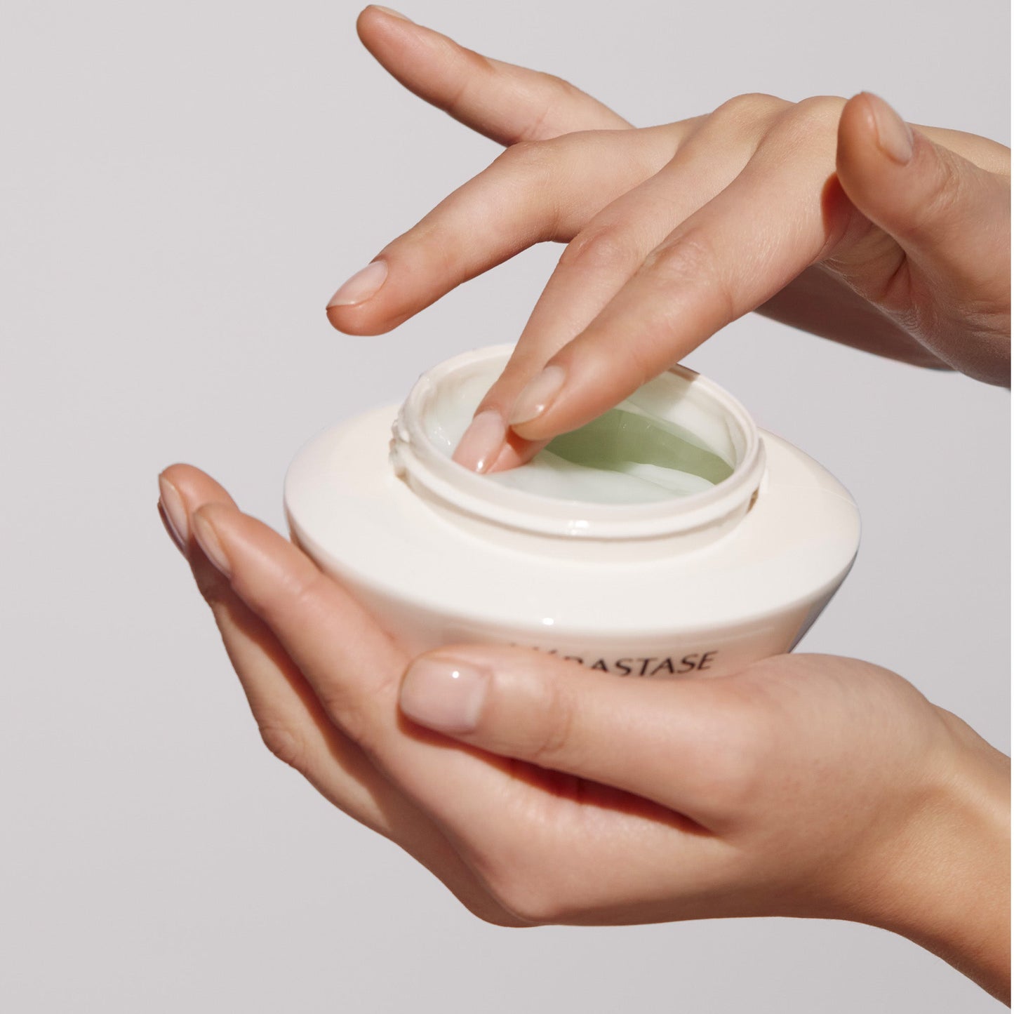 Kérastase Specifique Masque Réhydratant Hair Mask - Application