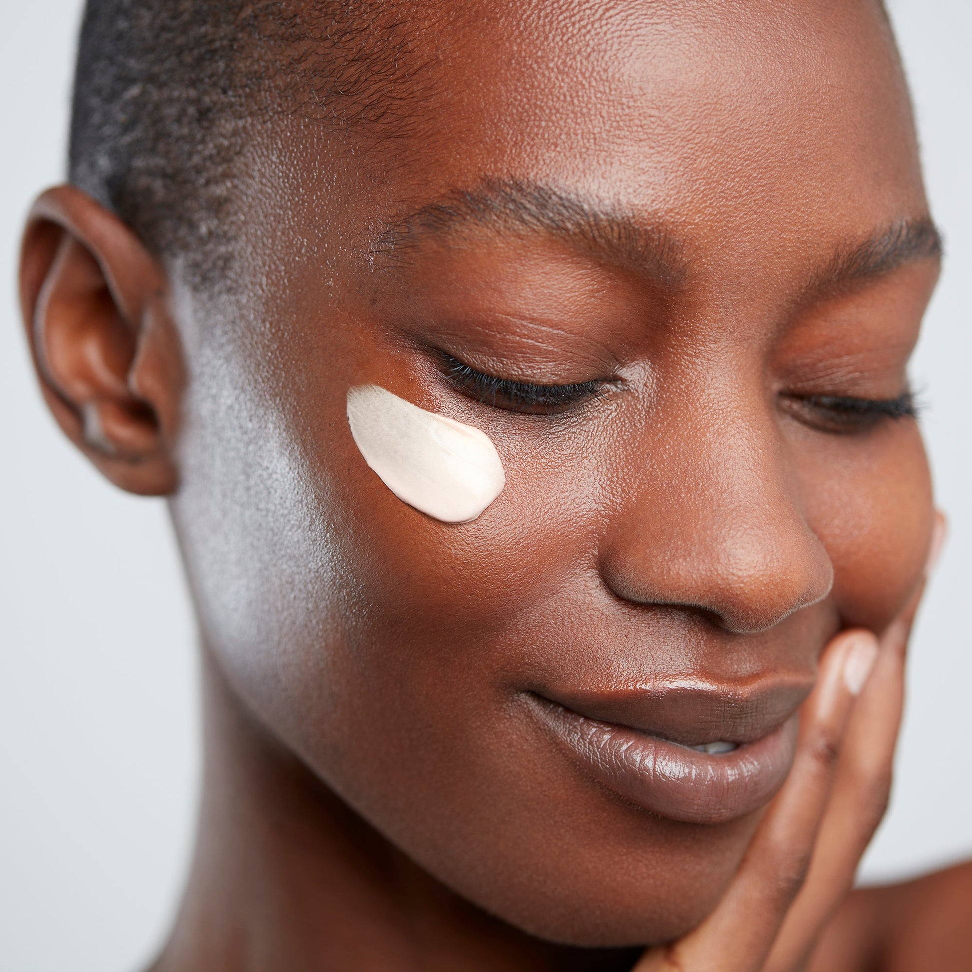ELEMIS Superfood Glow Priming Moisturiser - Application