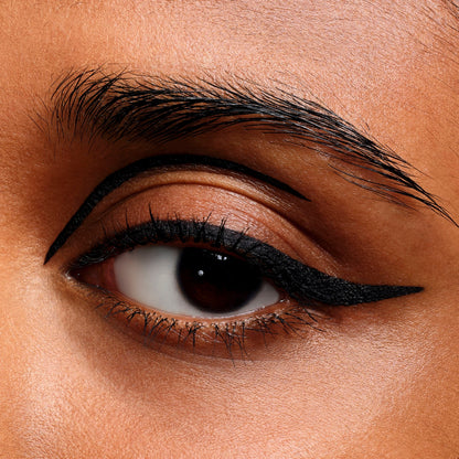 MAKE UP FOR EVER Aqua Resist Color Pencil - Application