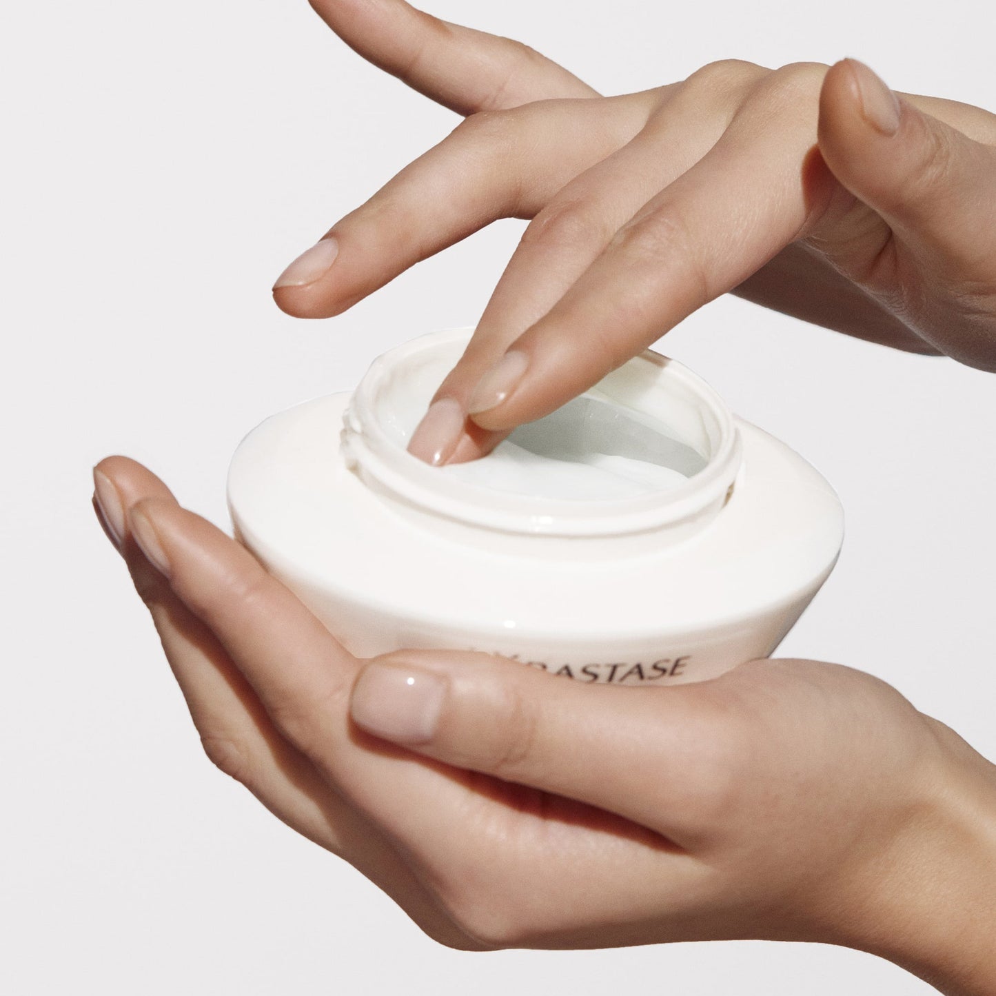 Kérastase Nutritive Masquintense Riche Deep Nutrition Rich Mask - Image 4