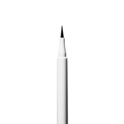 Makeup By Mario Master Mattes™ Liquid Liner - Application