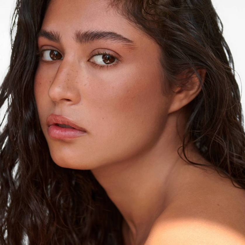 HAUS LABS Power Sculpt Velvet Bronzer with Fermented Arnica Powder - Application