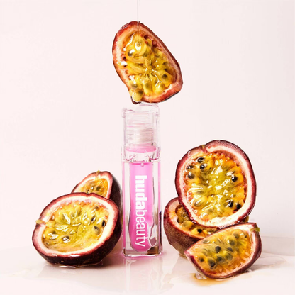 Huda Beauty Faux Filler Jelly Oil - Application