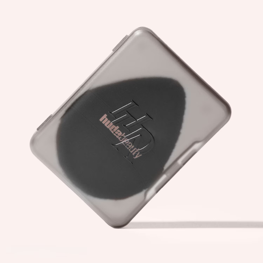 Huda Beauty Easy Bake Marshmallow Puff & Sponge 1 x piece - Application