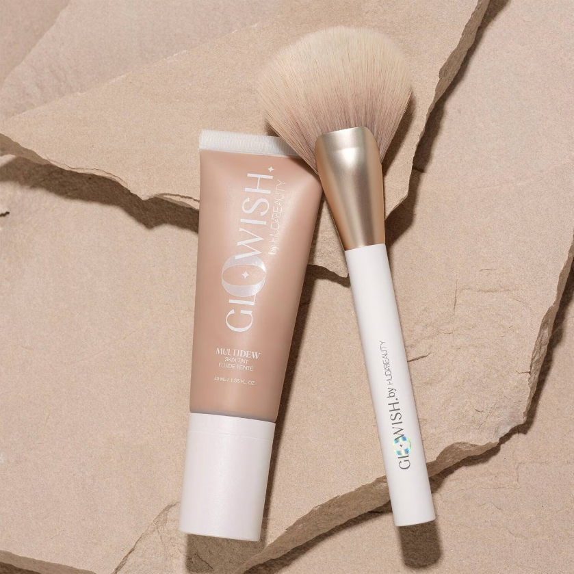 Huda Beauty Glowish - Airbrush finish - Complexion brush Airbrush finish - Application