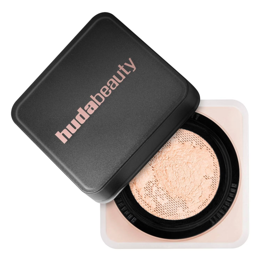 Huda Beauty Easy Bake Loose Baking & Setting Powder - Application